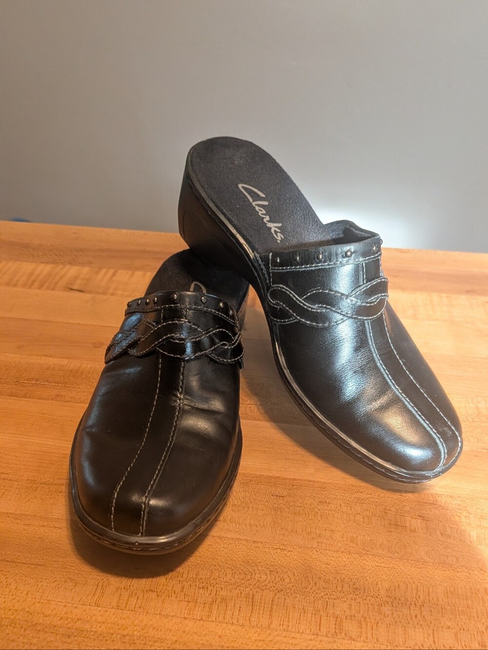 Clarks Black Leather Slip-On Clogs Mules Size 5M